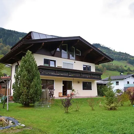 Nicole Apartman